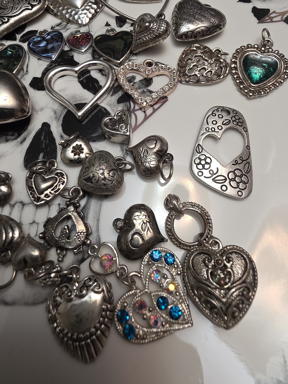 43 Vintage/costume Silver Toned Heart Charm Craft Lot Bundle Estate - Picture 4 of 13